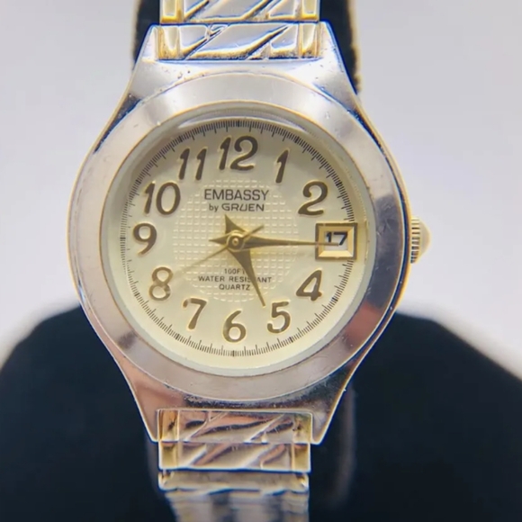 Watch - Picture 2 of 3